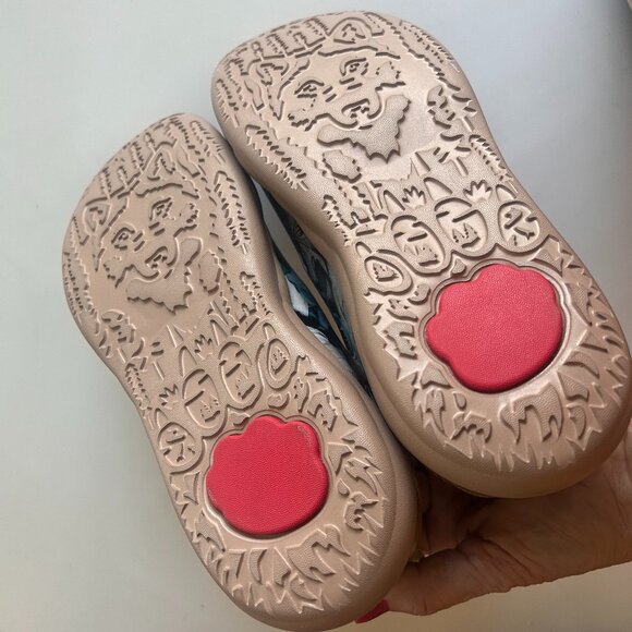 Onehorse Women's Slip-On Loafers - Picture 2 of 6